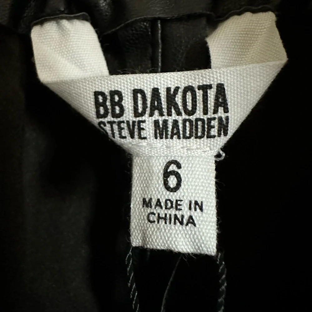 BB Dakota Steve Madden skin in the game Black Faux Leather Pants size 6 - Picture 9 of 14